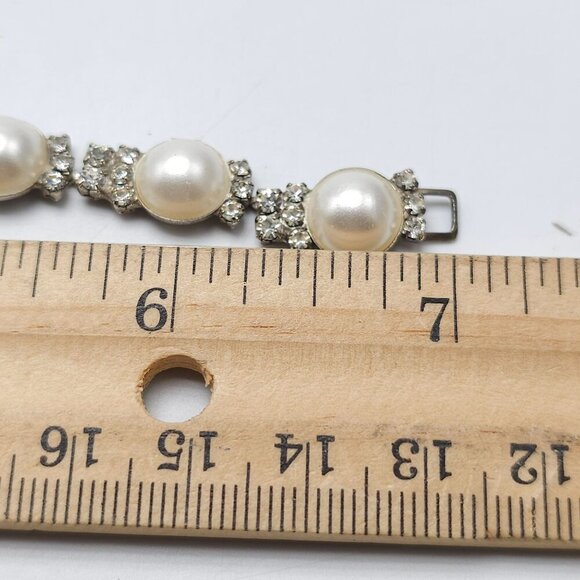 Vintage Faux Pearl Clear Rhinestone Silver Tone Bracelet 7 in - Picture 4 of 4